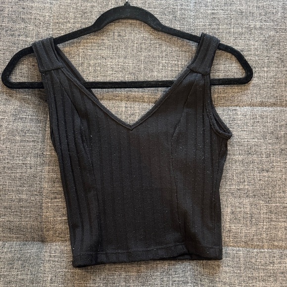 Aqua Tops - Aqua Sleek Black Ribbed V-Neck Crop Top Size XS